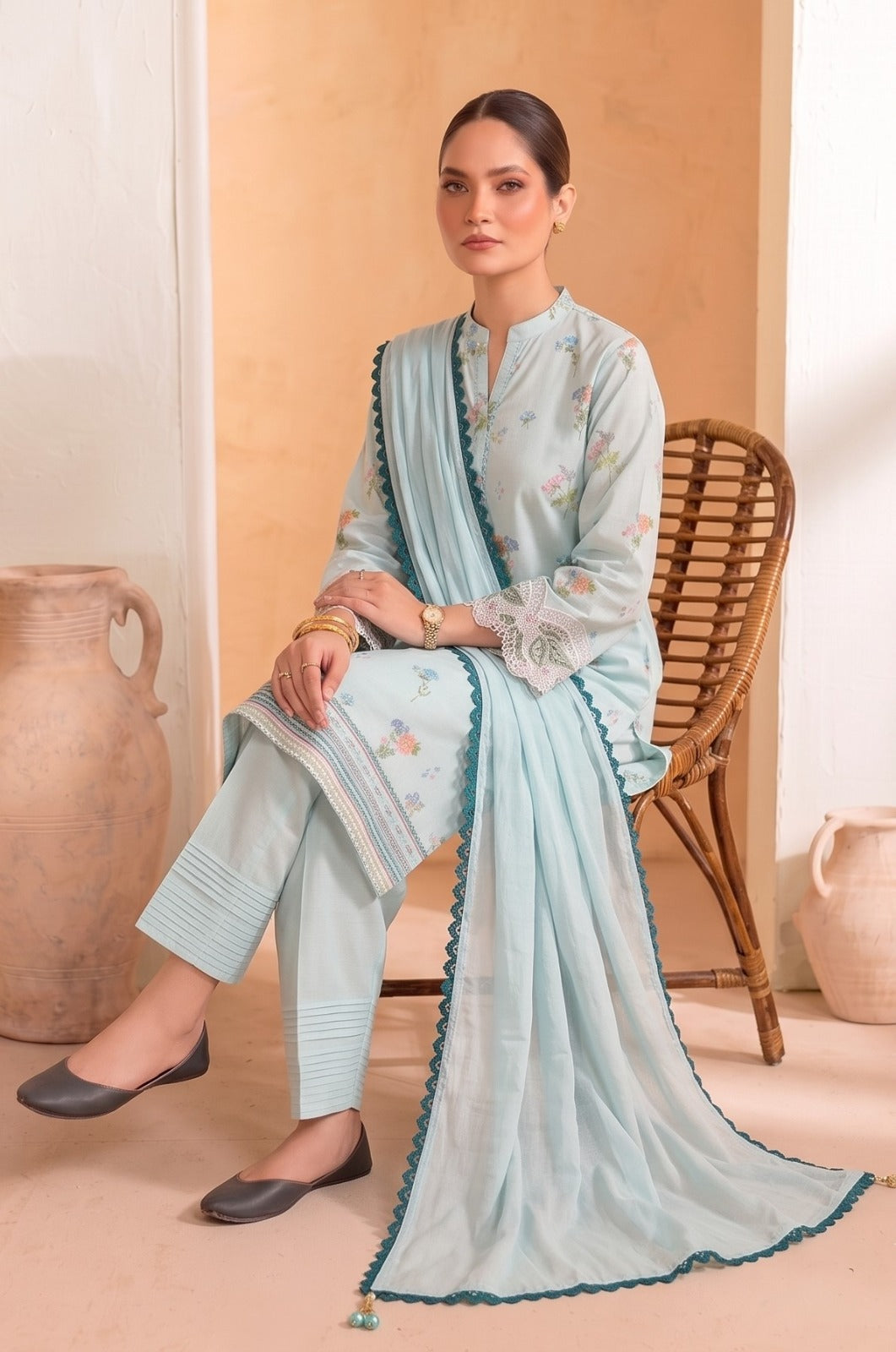 Classic Printed 3-Piece Lawn Suit with Farshi Shalwar & Chiffon Dupatta