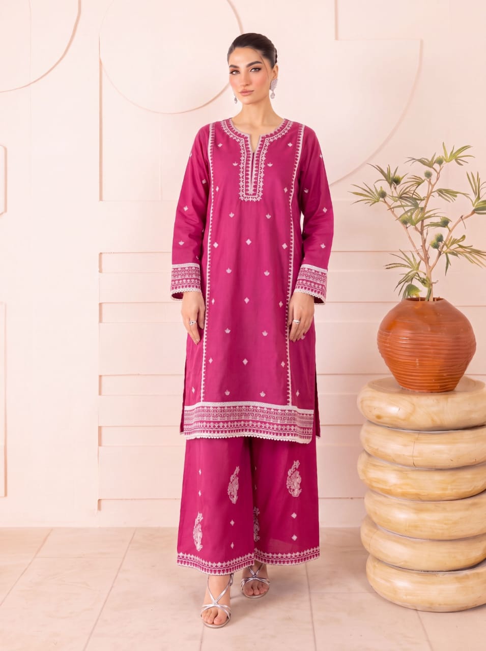 Royal Pink – Embroidered Lawn 2 Piece Suit