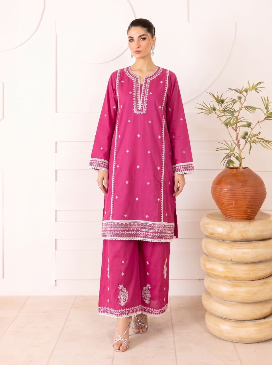 Royal Pink – Embroidered Lawn 2 Piece Suit