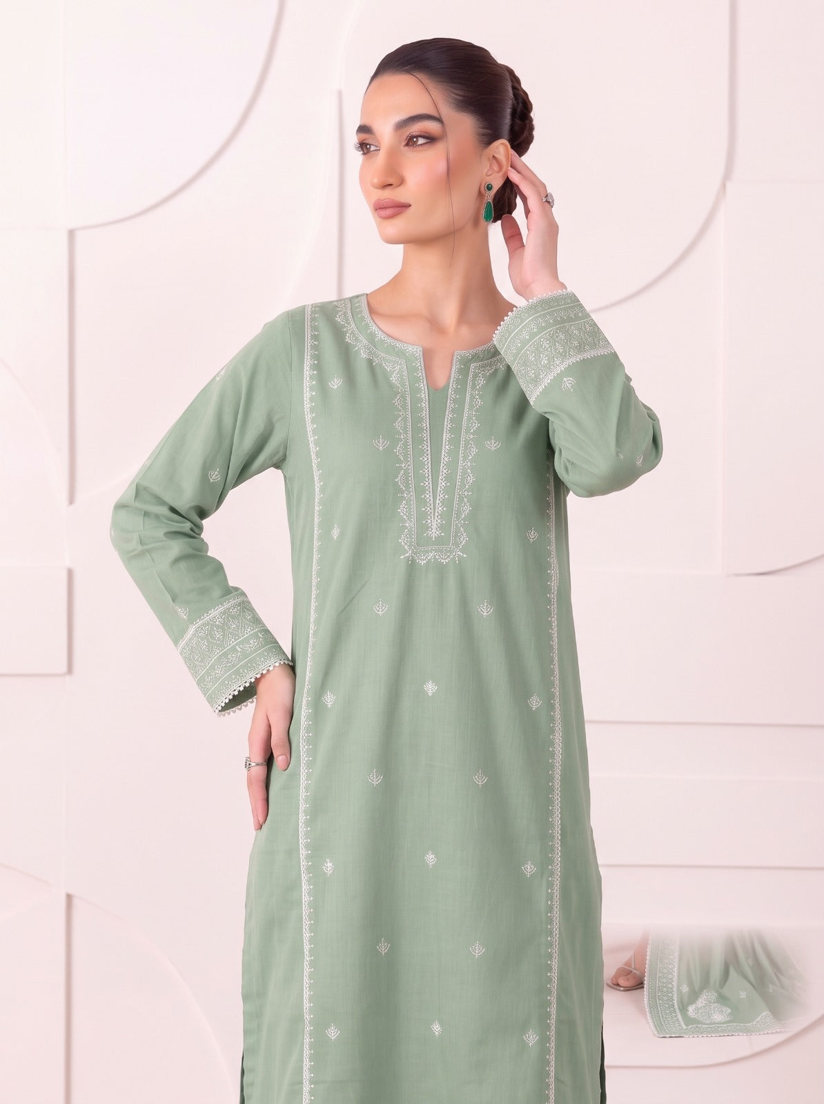 SAGE GREEN EMBROIDERED LAWN 2 PIECE SUIT